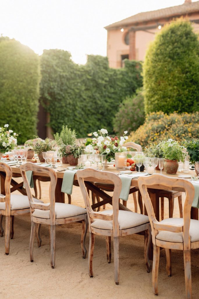 wedding planner wooden dinner table